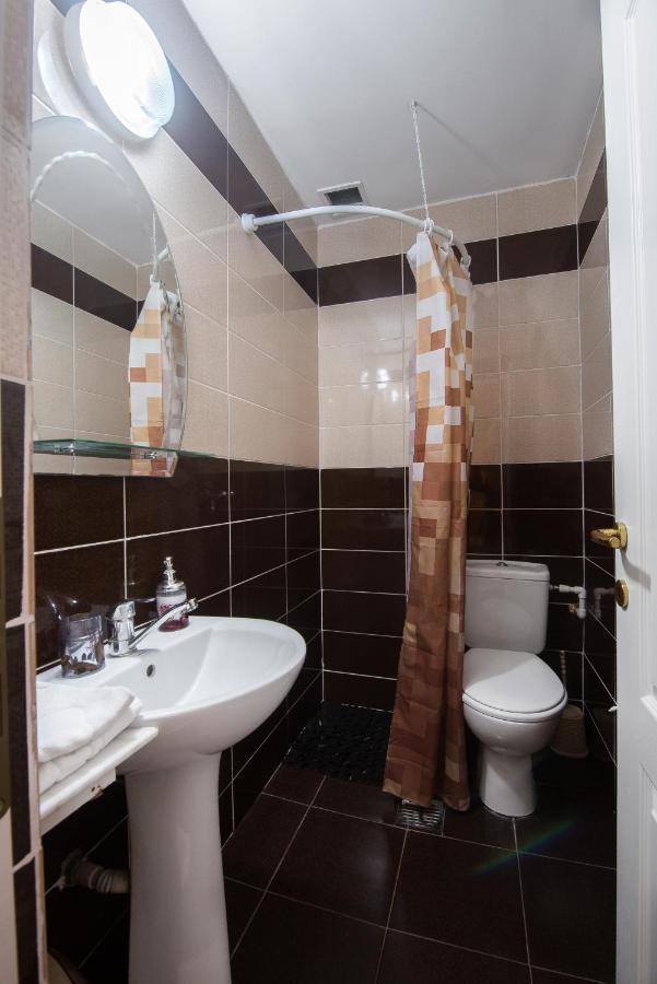 Casa 4 Odai Hotel Douazeci si Trei August Bagian luar foto