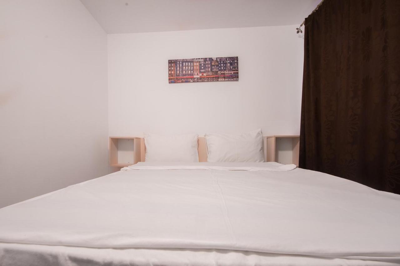 Casa 4 Odai Hotel Douazeci si Trei August Bagian luar foto